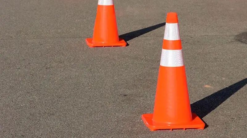 Insólito episodio en pleno centro de Villa Carlos Paz: dos jóvenes detenidas por robar un cono de señalización