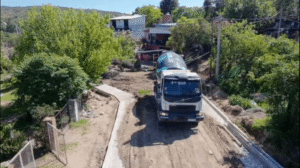 REALIZAN OBRAS DE ABOVEDADO Y CORDÓN CUNETA EN LAS CALLES CARDENAL Y CALANDRIA