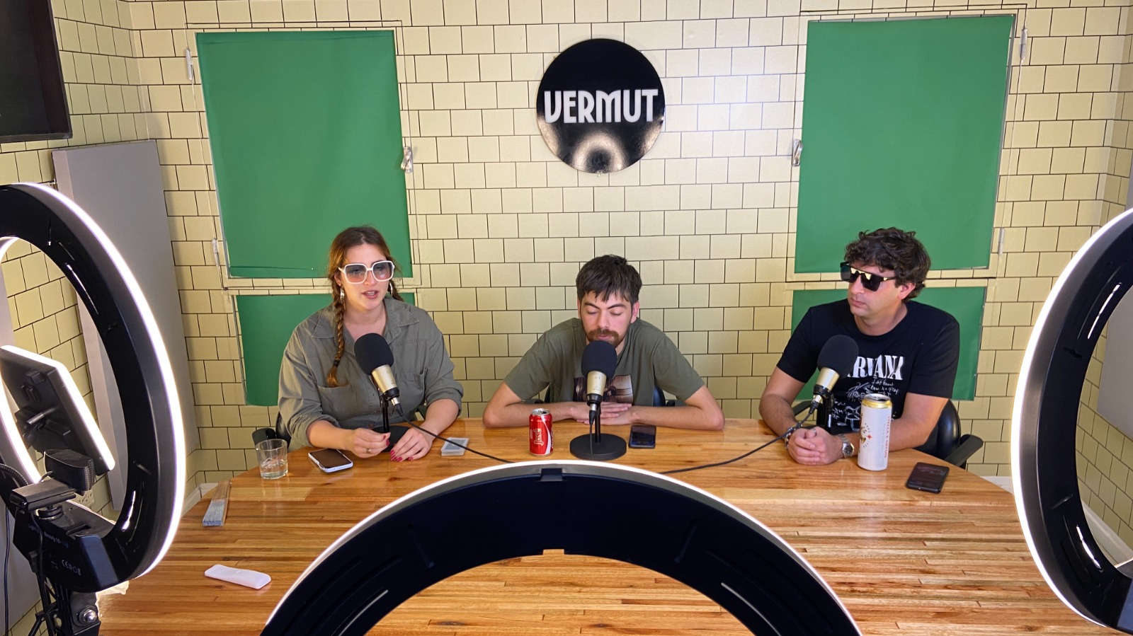 DE TANTI AL MUNDO: «VERMUT», EL STREAMING SERRANO QUE ANALIZA LA POLÍTICA «CON UN TRAGO EN LA MANO» DE TANTI AL MUNDO: «VERMUT», EL STREAMING SERRANO QUE ANALIZA LA POLÍTICA «CON UN TRAGO EN LA MANO»